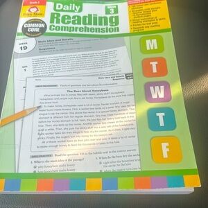 Daily reading comprehension, common core learning book grade 3